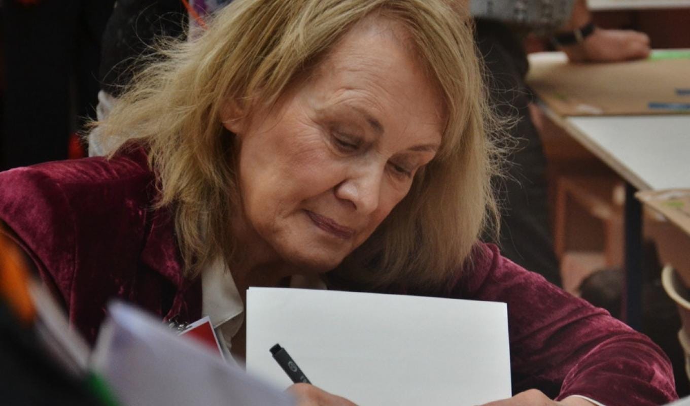 Annie Ernaux at a book signing.